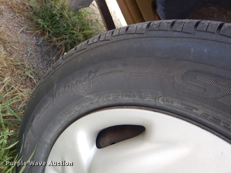 image for item FG9815 2000 Dodge Caravan mini van