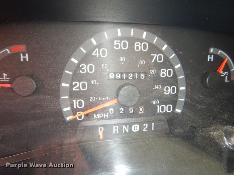 image for item FG9825 2002 Ford E450 ambulance