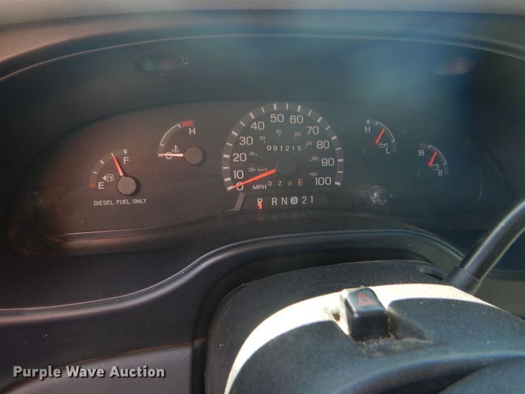 image for item FG9825 2002 Ford E450 ambulance