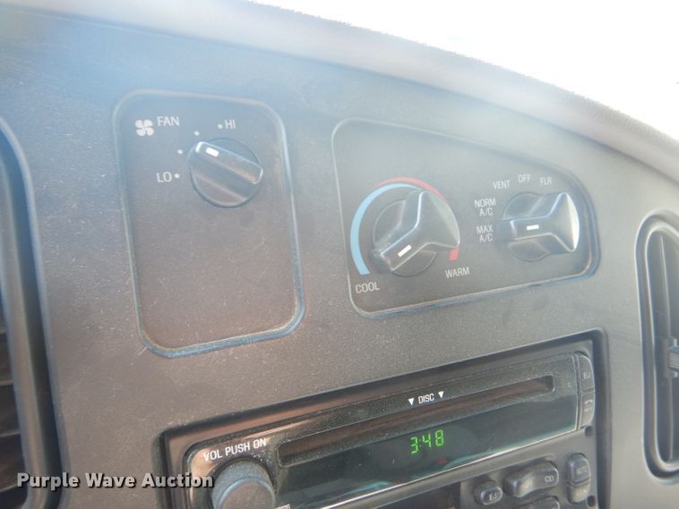 image for item FG9825 2002 Ford E450 ambulance