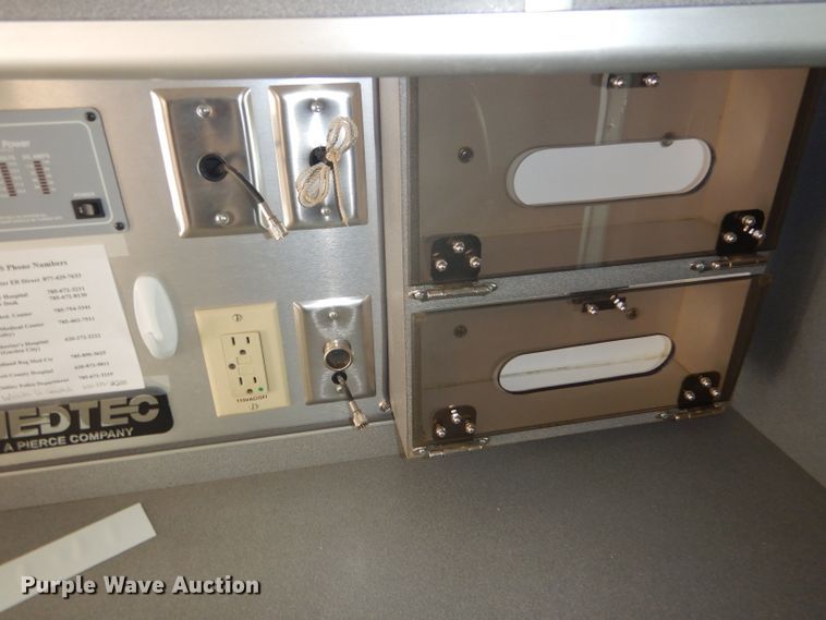 image for item FG9825 2002 Ford E450 ambulance