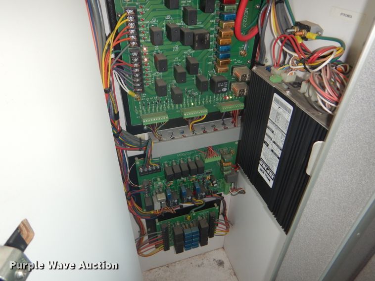 image for item FG9825 2002 Ford E450 ambulance