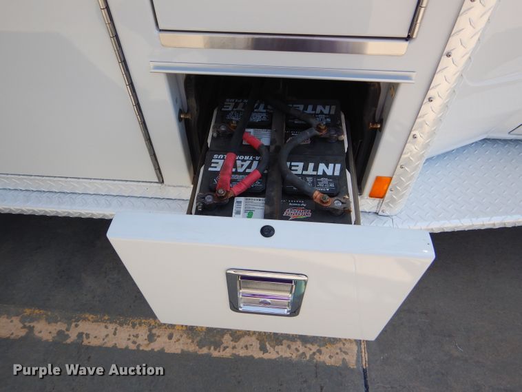 image for item FG9825 2002 Ford E450 ambulance