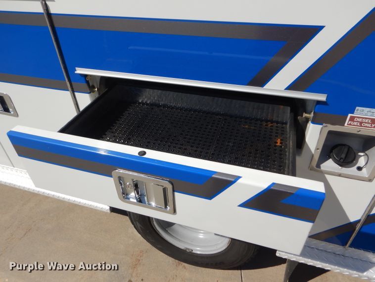 image for item FG9825 2002 Ford E450 ambulance