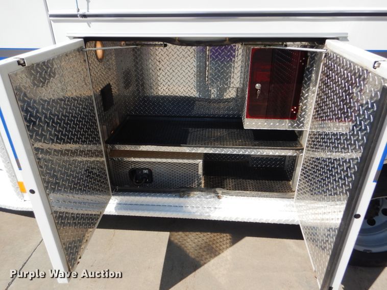 image for item FG9825 2002 Ford E450 ambulance