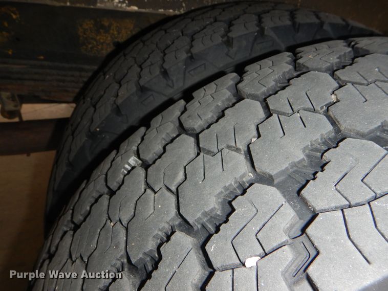 image for item FG9825 2002 Ford E450 ambulance