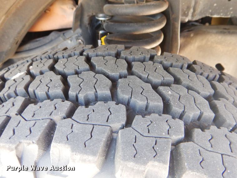 image for item FG9825 2002 Ford E450 ambulance