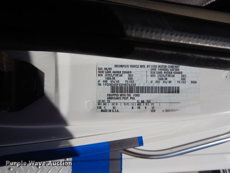 image for item FG9825 2002 Ford E450 ambulance