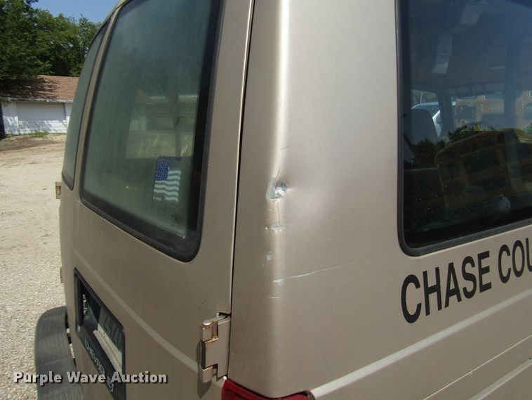 image for item FO9338 1993 Chevrolet Astro van