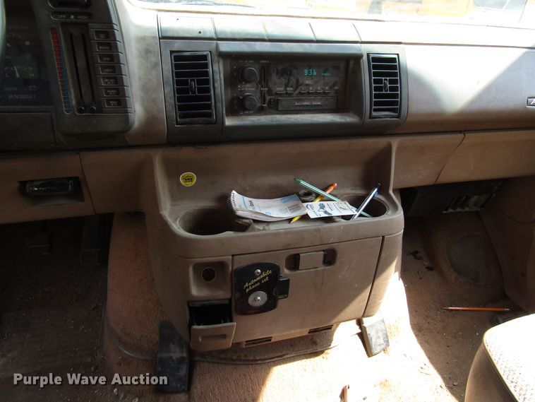 image for item FO9338 1993 Chevrolet Astro van