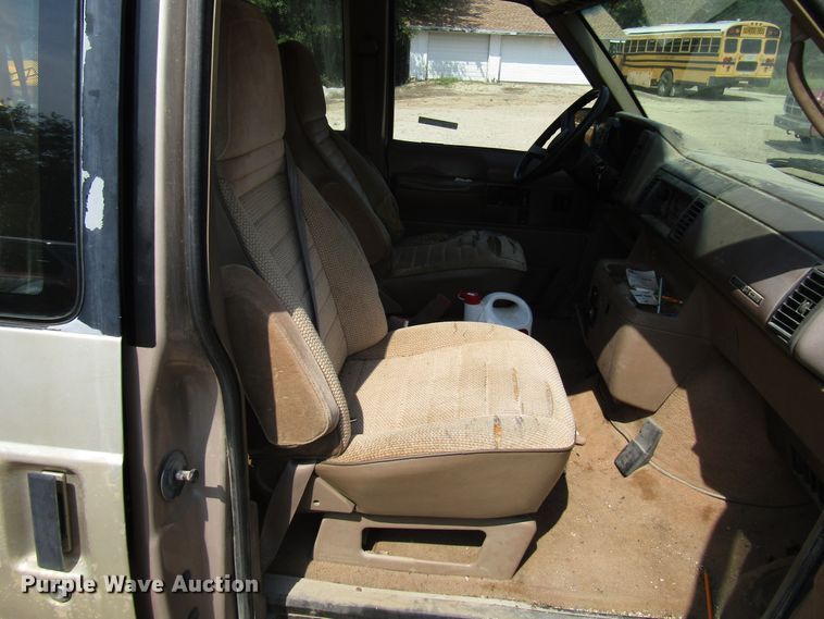 image for item FO9338 1993 Chevrolet Astro van