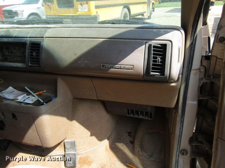 image for item FO9338 1993 Chevrolet Astro van