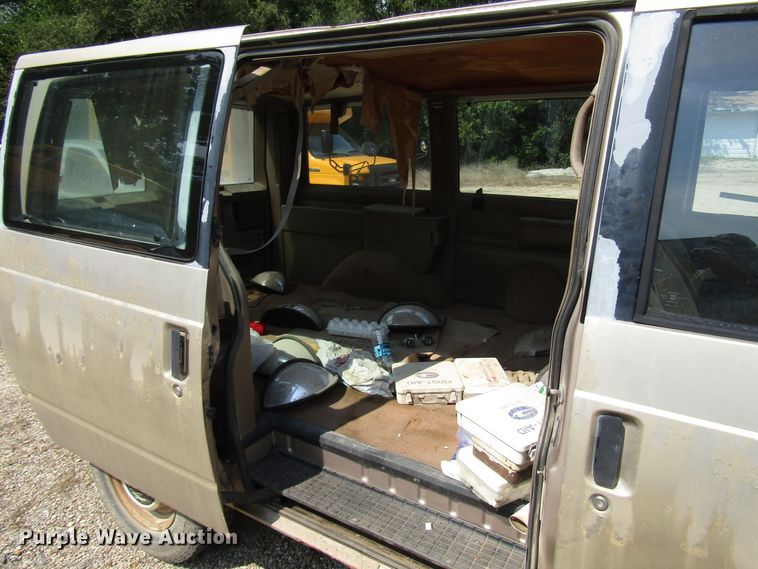 image for item FO9338 1993 Chevrolet Astro van