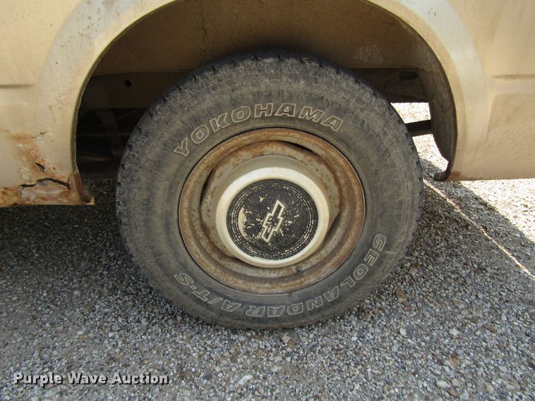 image for item FO9338 1993 Chevrolet Astro van