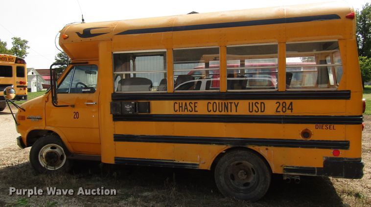 image for item FO9339 1992 Chevrolet G30 school bus