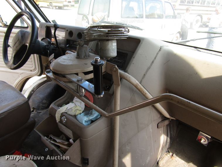 image for item FO9339 1992 Chevrolet G30 school bus