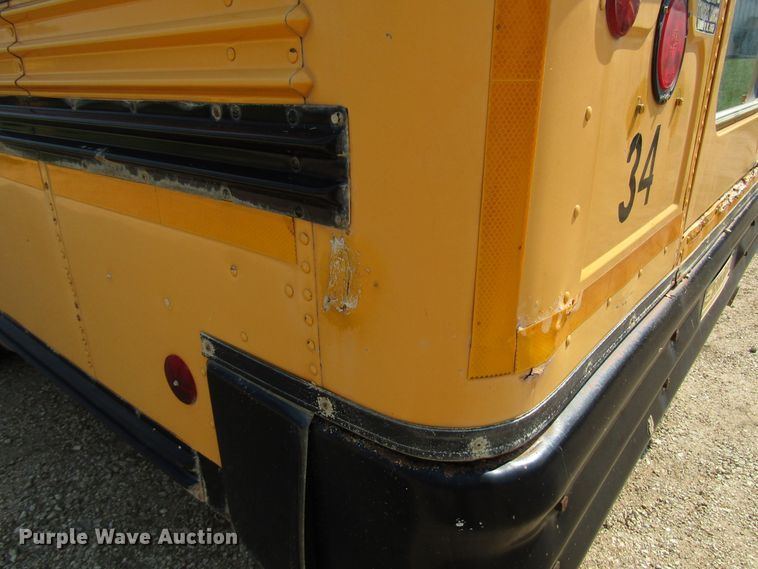 image for item FO9341 1996 Ford B800 school bus