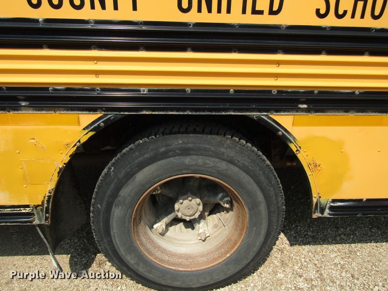 image for item FO9341 1996 Ford B800 school bus