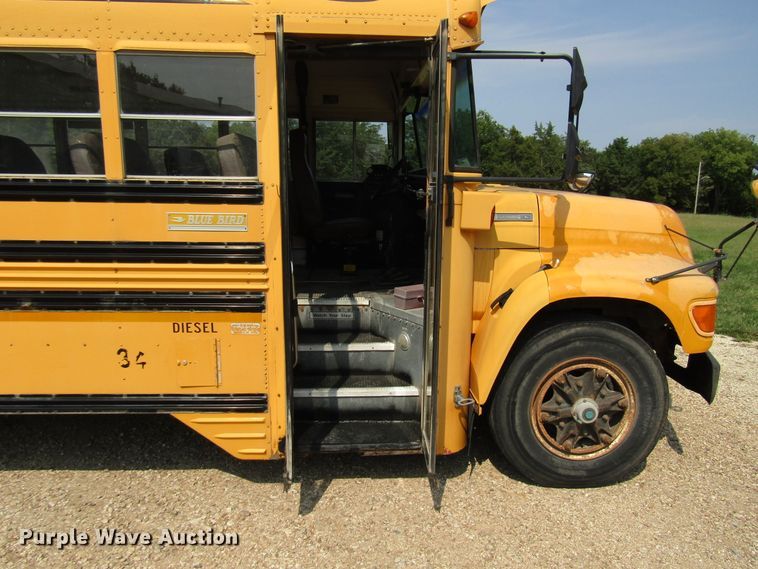 image for item FO9341 1996 Ford B800 school bus