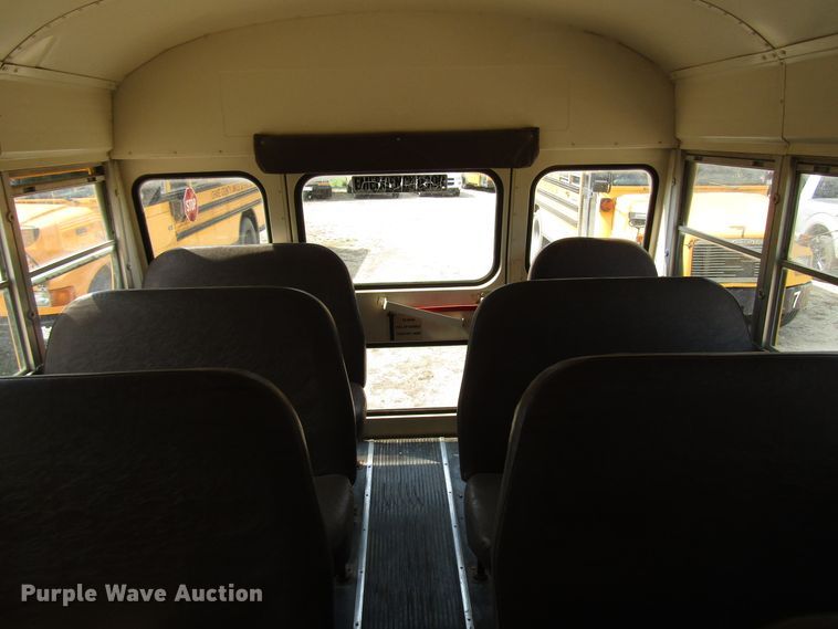 image for item FO9341 1996 Ford B800 school bus