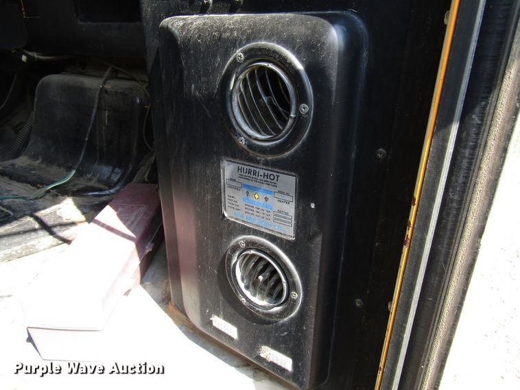 image for item FO9341 1996 Ford B800 school bus