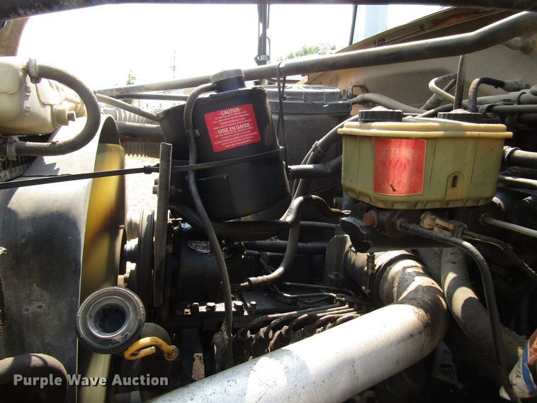 image for item FO9341 1996 Ford B800 school bus