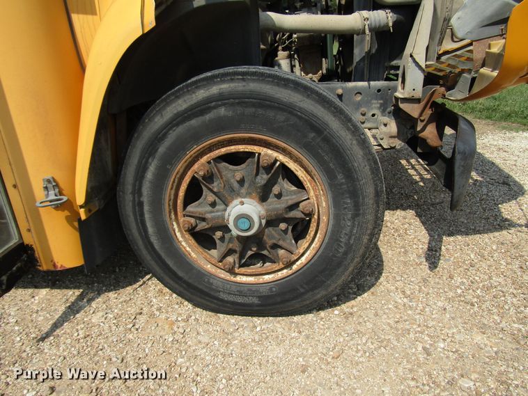 image for item FO9341 1996 Ford B800 school bus