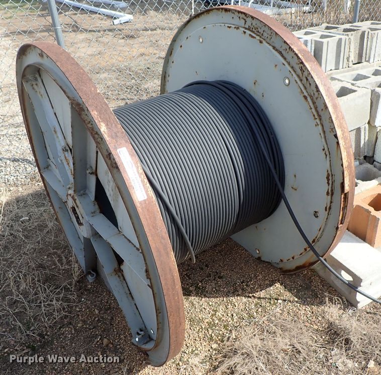 Steel wire reel in Hutchinson, KS Item FR9463 sold Purple Wave