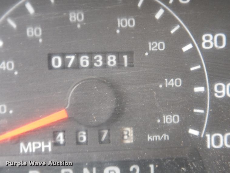 image for item FT9459 2000 Ford F450 Super Duty flatbed truck