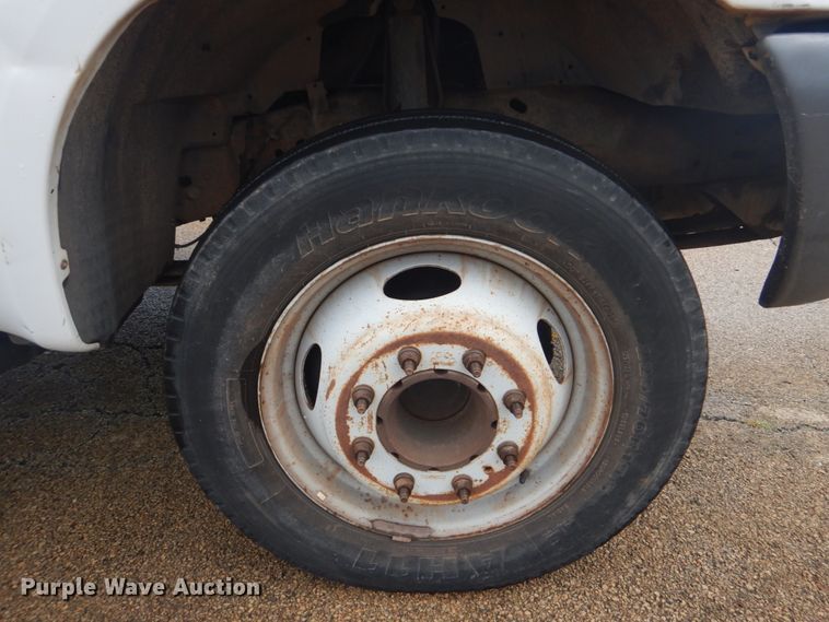 image for item FT9459 2000 Ford F450 Super Duty flatbed truck