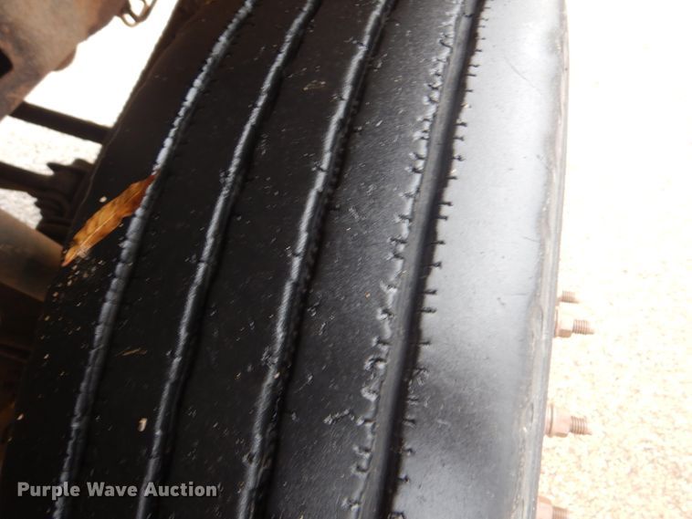 image for item FT9459 2000 Ford F450 Super Duty flatbed truck