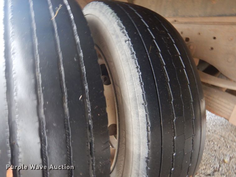 image for item FT9459 2000 Ford F450 Super Duty flatbed truck