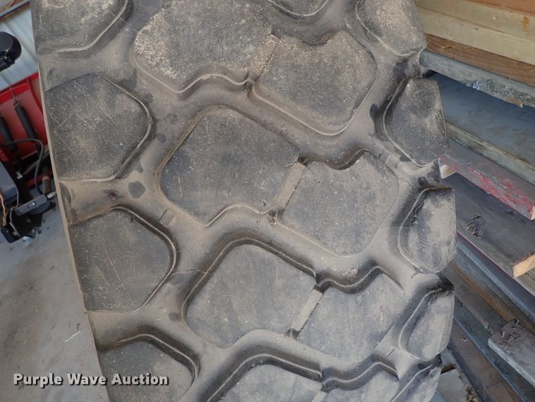 image for item GB9360 Double Coin 20.5R25 tire