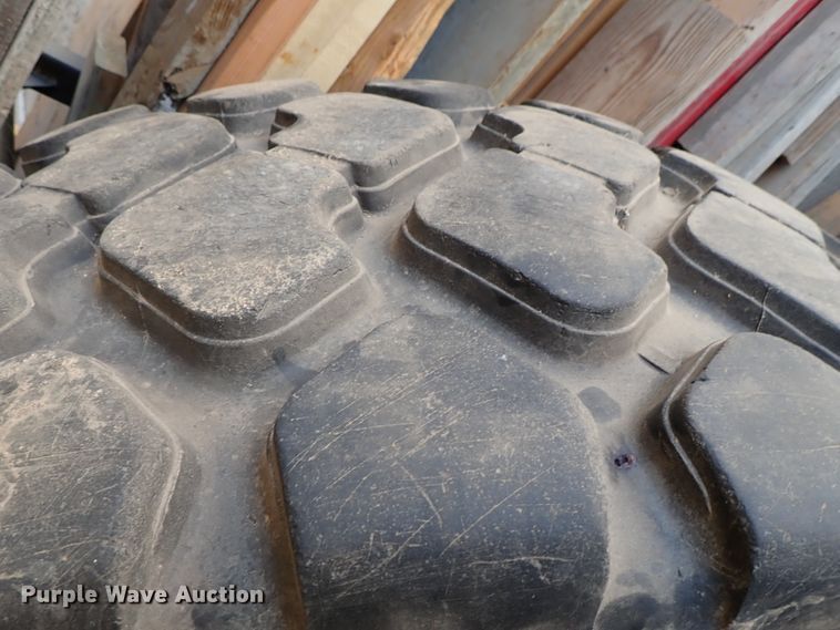 image for item GB9360 Double Coin 20.5R25 tire