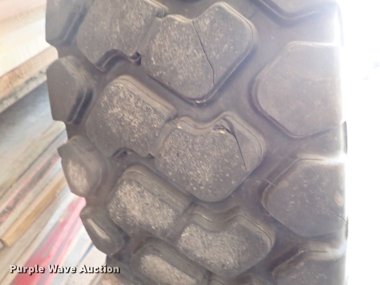 image for item GB9360 Double Coin 20.5R25 tire