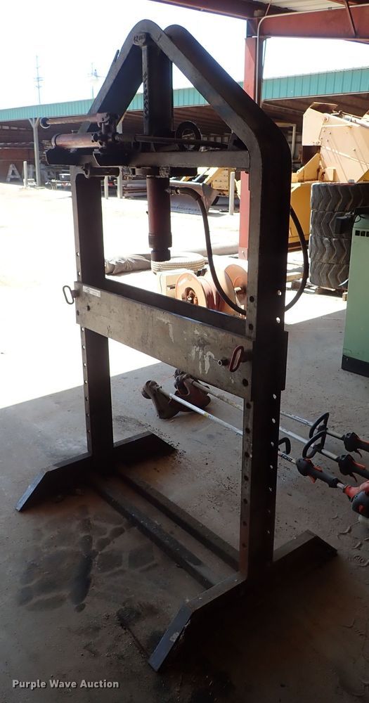 image for item GB9361 Blackhawk R251 press