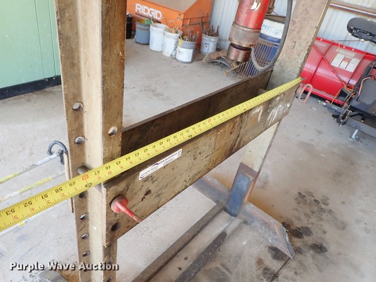 image for item GB9361 Blackhawk R251 press