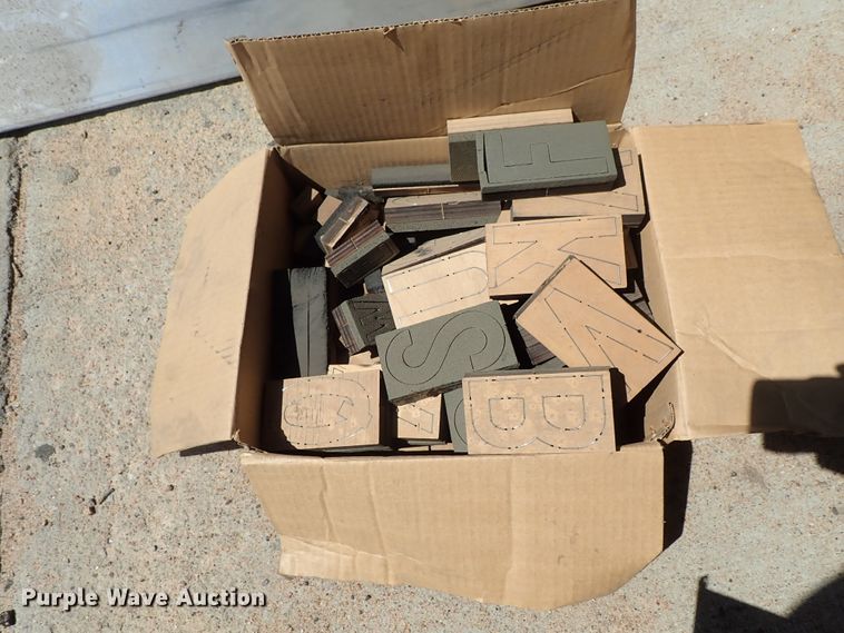 image for item GB9365 US Highway Products letter machine