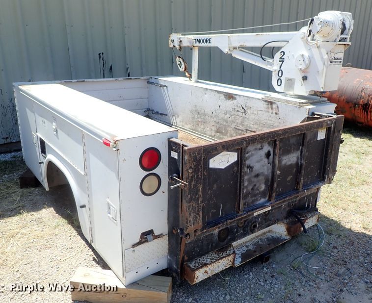 image for item GB9370 Utility bed with crane