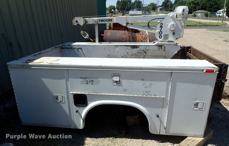 image for item GB9370 Utility bed with crane