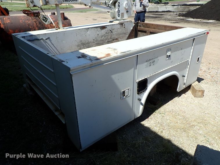 image for item GB9370 Utility bed with crane