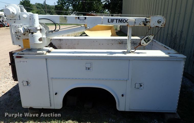 image for item GB9370 Utility bed with crane