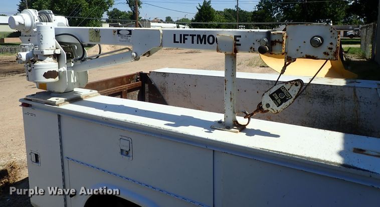 image for item GB9370 Utility bed with crane