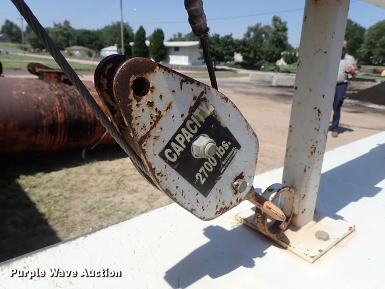 image for item GB9370 Utility bed with crane