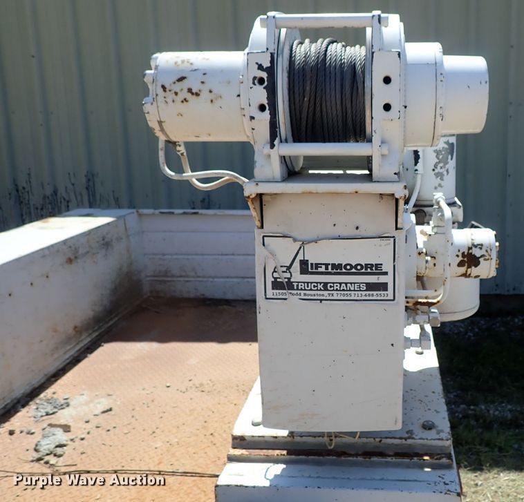 image for item GB9370 Utility bed with crane