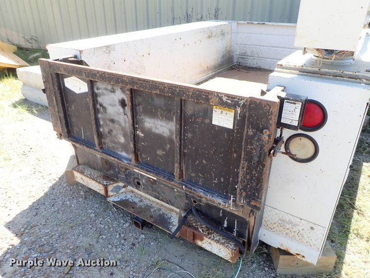 image for item GB9370 Utility bed with crane