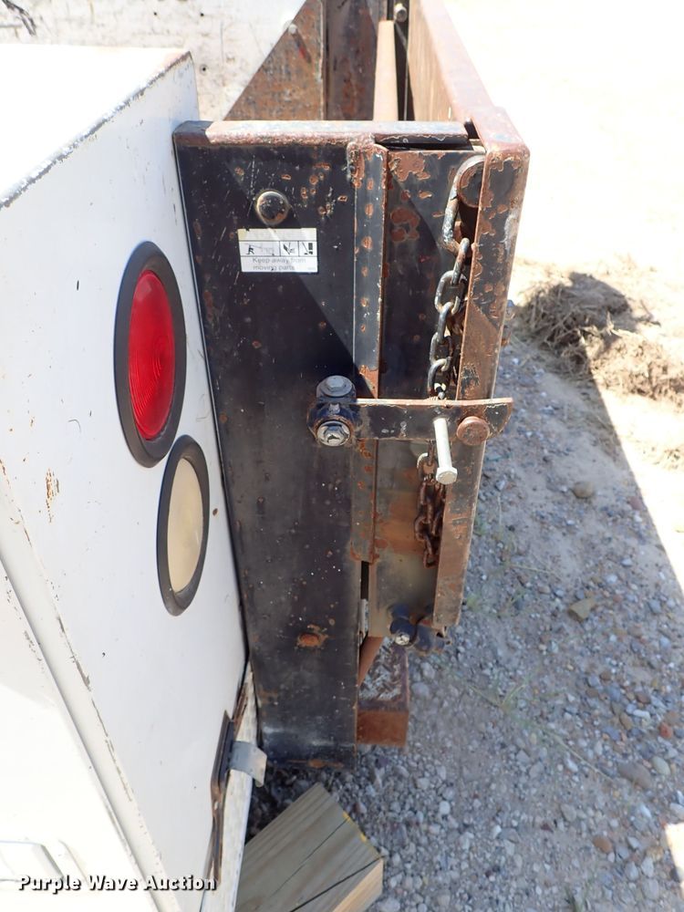 image for item GB9370 Utility bed with crane