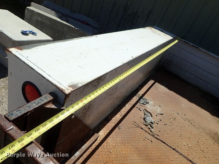 image for item GB9370 Utility bed with crane