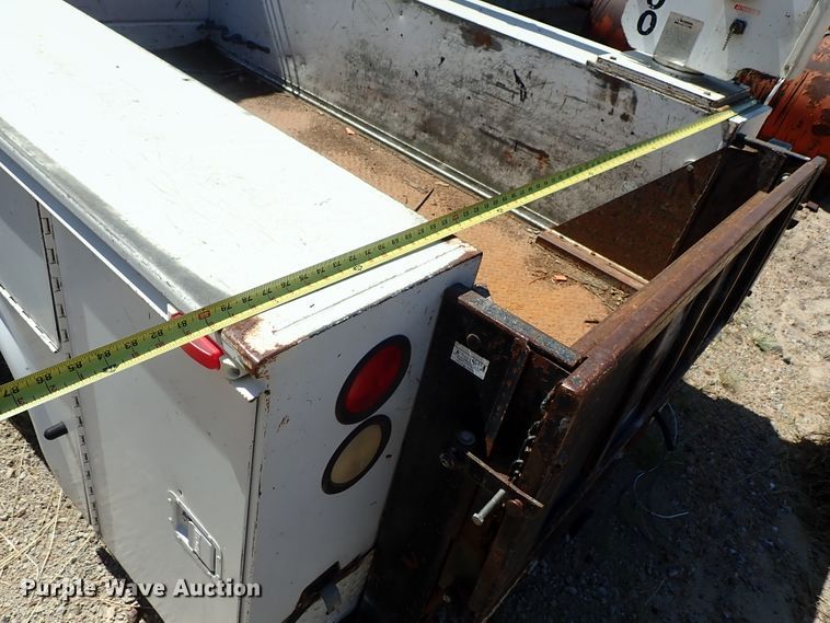 image for item GB9370 Utility bed with crane