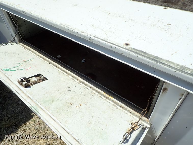 image for item GB9370 Utility bed with crane